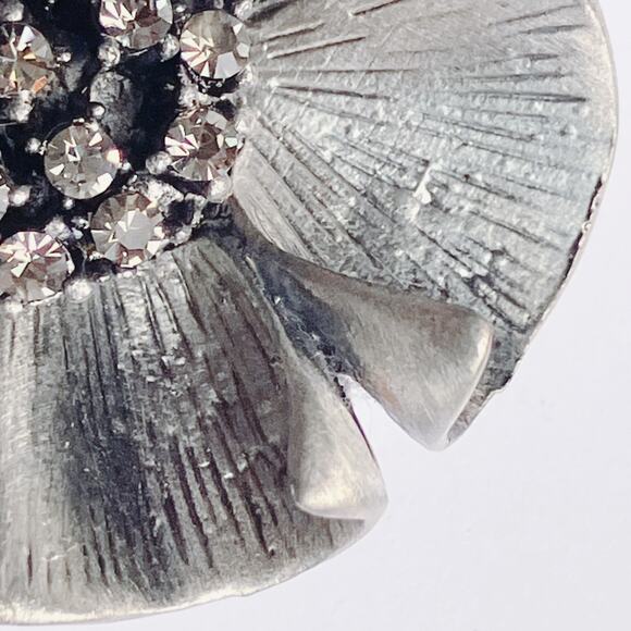 VTG Mid Century Brooch Flower Rhinestones Domed Layered Silver Tone Pin - Picture 3 of 10